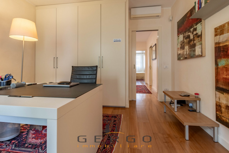 (Per INFO Roberto 3453195338) NOSTRA ESCLUSIVA - Montebelluna, zona ricercata e signorile del cen...