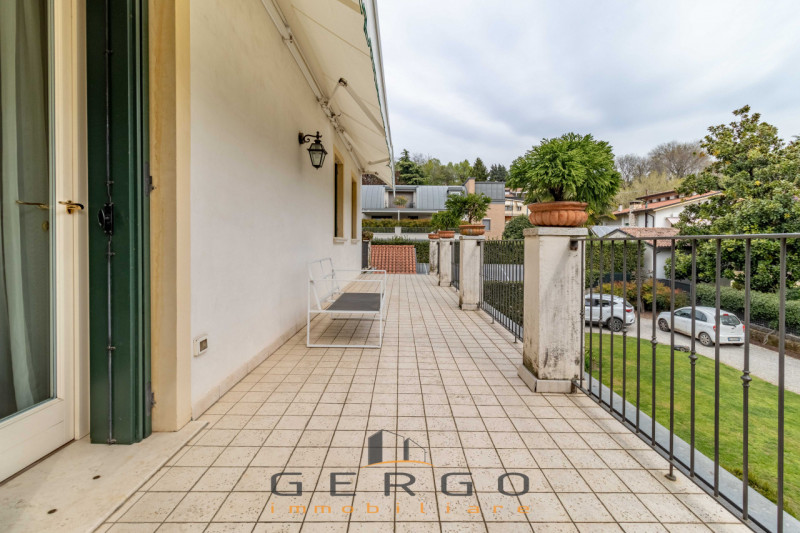 (Per INFO Roberto 3453195338) NOSTRA ESCLUSIVA - Montebelluna, zona ricercata e signorile del cen...