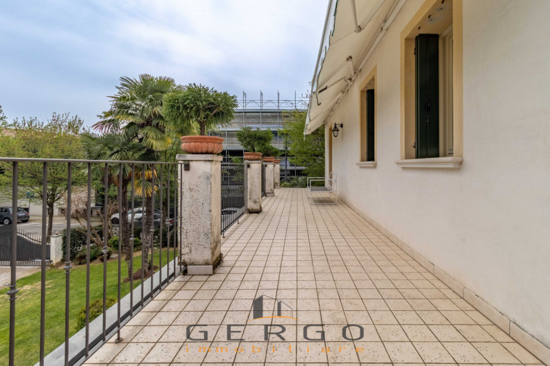 (Per INFO Roberto 3453195338) NOSTRA ESCLUSIVA - Montebelluna, zona ricercata e signorile del cen...