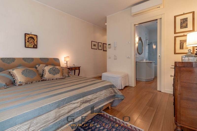 (Per INFO Roberto 3453195338) NOSTRA ESCLUSIVA - Montebelluna, zona ricercata e signorile del cen...