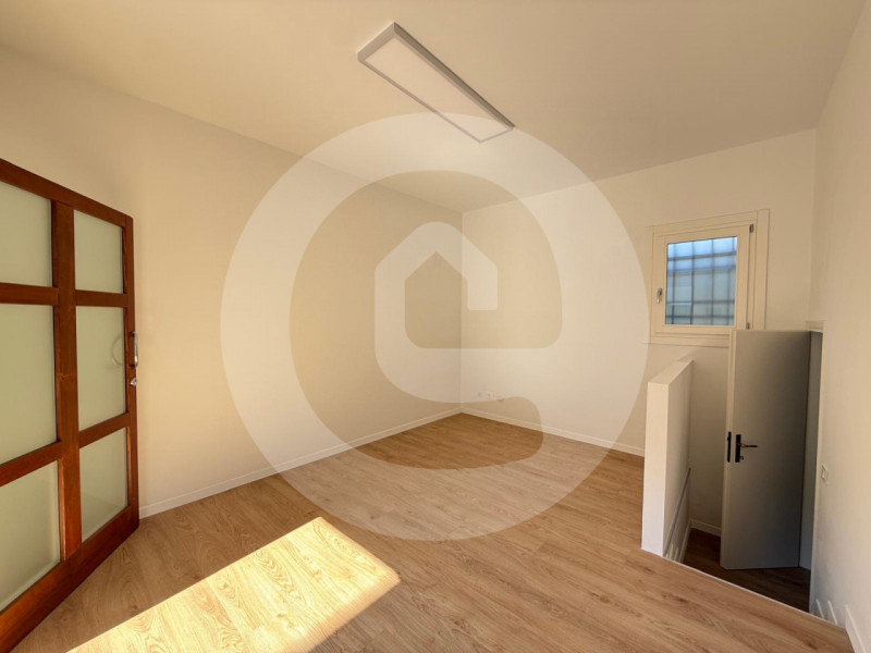 Scopri questa opportunità imperdibile nel cuore di Camposampiero! Ti proponiamo un grazioso negoz...