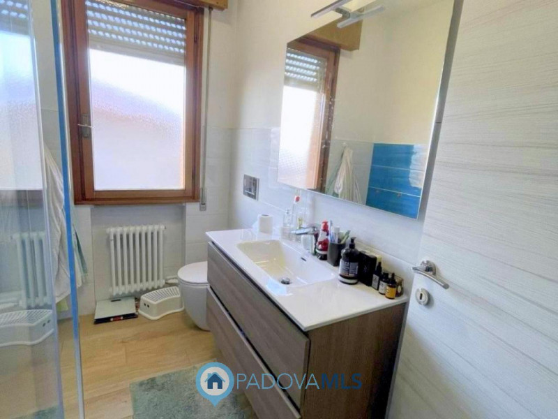 Immobile in esclusiva al Gruppo Padova MLS

AMPIO 4 CAMERE ULTIMO PIANO CON TERRAZZA A BRUSEGANA ...