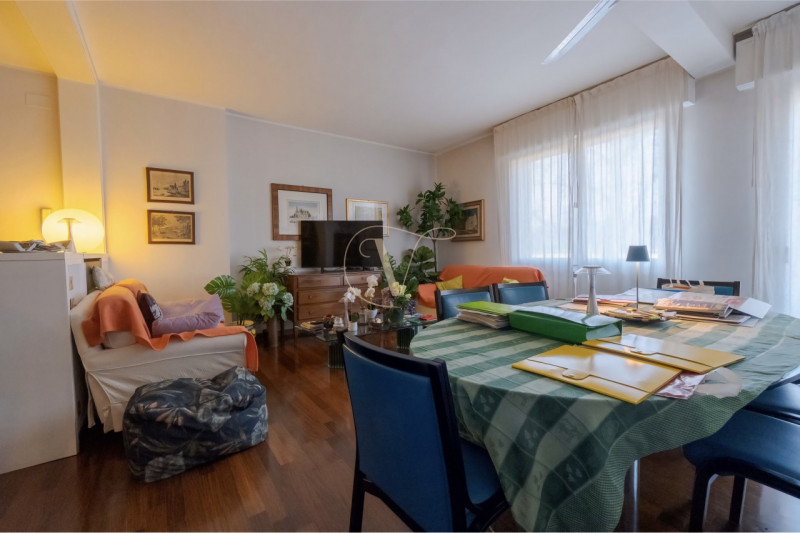 Scopri un'opportunità unica nel cuore del prestigioso quartiere di San Giovanni, a Padova. Presen...