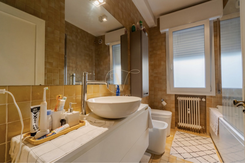 Scopri un'opportunità unica nel cuore del prestigioso quartiere di San Giovanni, a Padova. Presen...