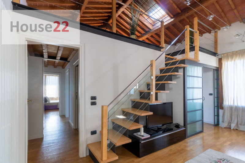 VICENZA – CENTRO STORICO (NON IN ZTL): Incantevole opportunità immobiliare servita da ascensore, ...