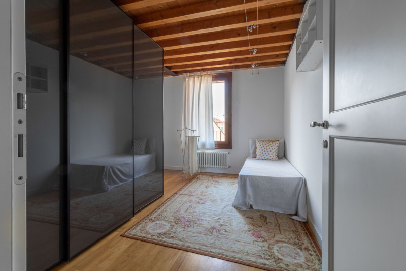 VICENZA – CENTRO STORICO (NON IN ZTL): Incantevole opportunità immobiliare servita da ascensore, ...