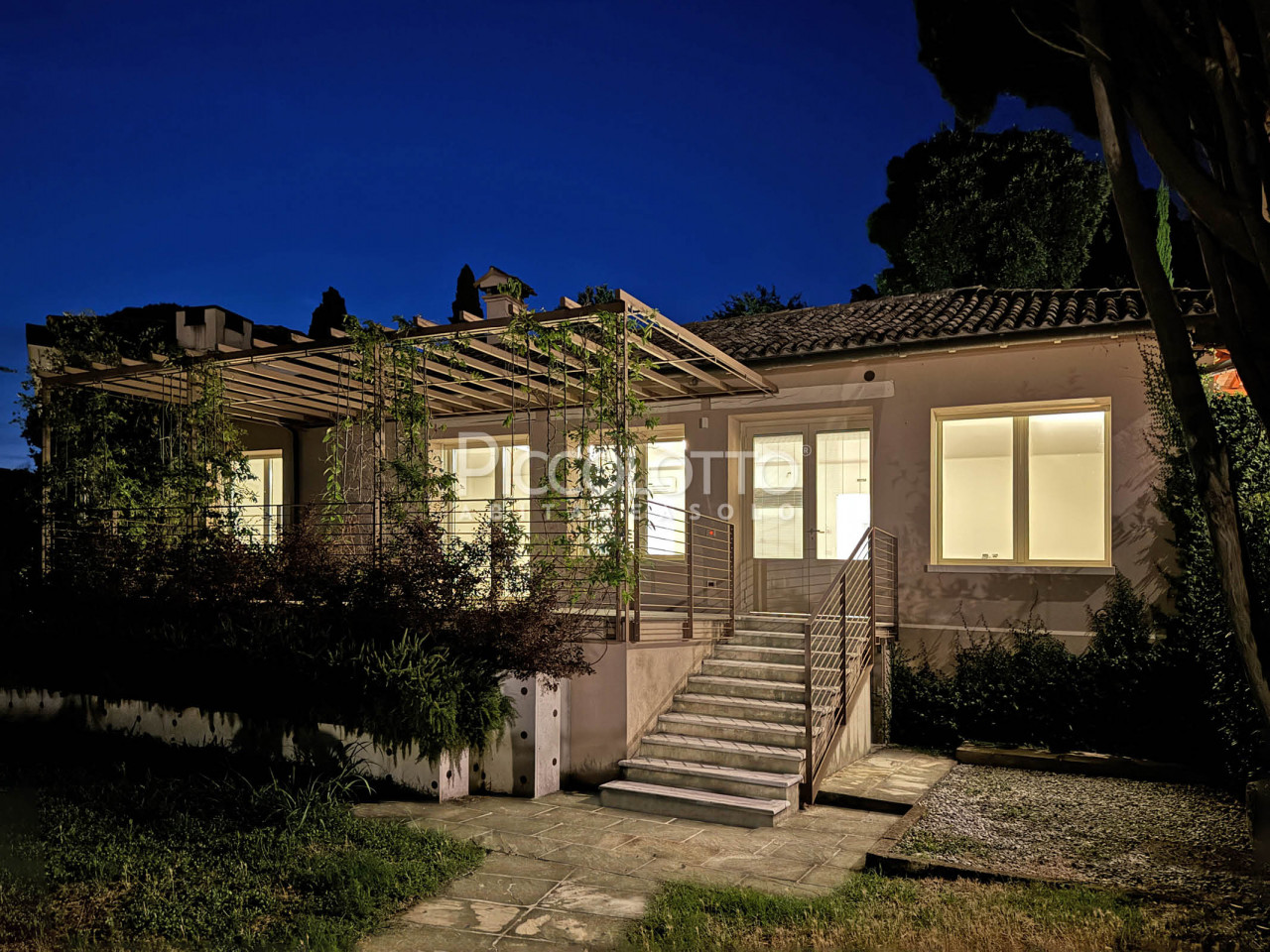 Asolo, centro storico - Villa panoramica con giardino