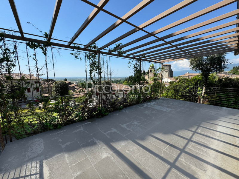Rif. V5282 - Asolo, nel cuore del Centro Storico, villa indipendente recentemente ristrutturata i...