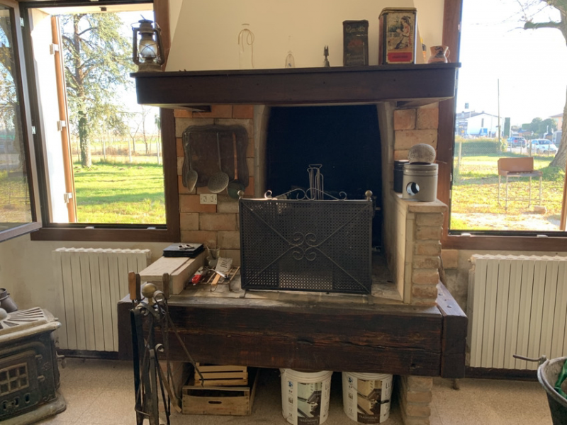 PIAZZOLA SUL BRENTA: Classe Energetica A1 - EPgl,ren 72,45 Kwh/mq anno. 
SPLENDIDO CASALE PARZIAL...