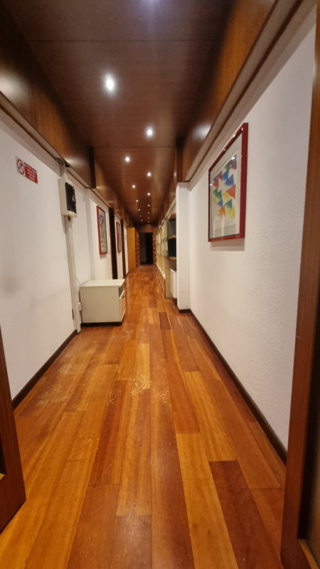 Scopri un ufficio esclusivo e funzionale nel cuore della zona Carmine a Padova, situato al primo ...