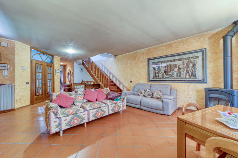 Nella zona del Canton della Madonna, comoda a Rubano, Caselle, Selvazzano Centro e Mestrino propo...