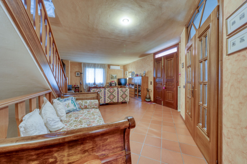 Nella zona del Canton della Madonna, comoda a Rubano, Caselle, Selvazzano Centro e Mestrino propo...