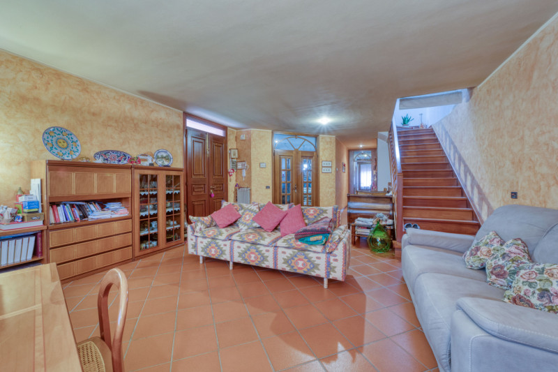 Nella zona del Canton della Madonna, comoda a Rubano, Caselle, Selvazzano Centro e Mestrino propo...