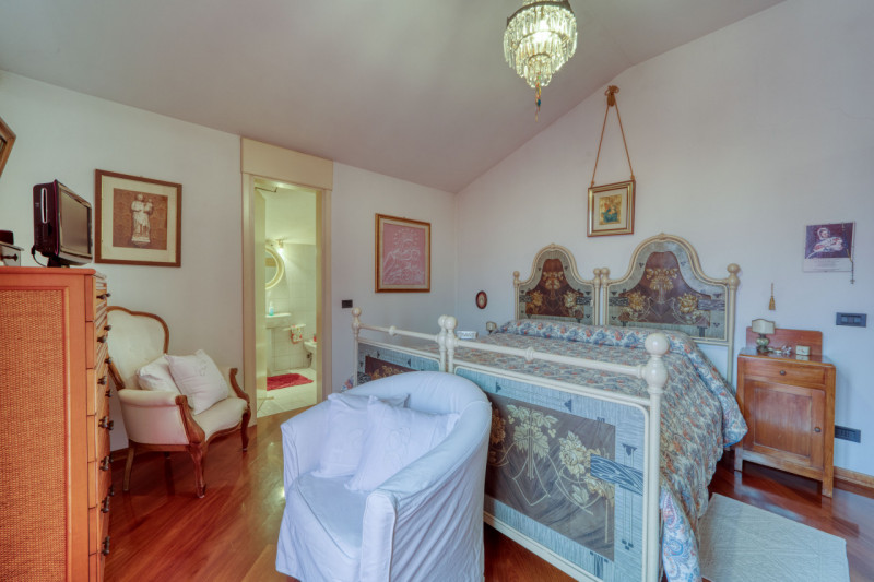 Nella zona del Canton della Madonna, comoda a Rubano, Caselle, Selvazzano Centro e Mestrino propo...