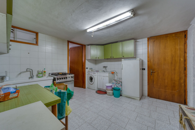 Nella zona del Canton della Madonna, comoda a Rubano, Caselle, Selvazzano Centro e Mestrino propo...