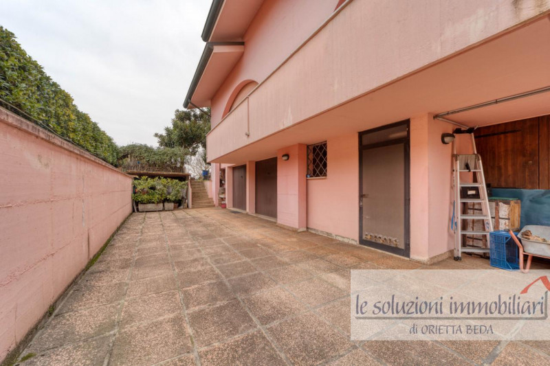 Nella zona del Canton della Madonna, comoda a Rubano, Caselle, Selvazzano Centro e Mestrino propo...