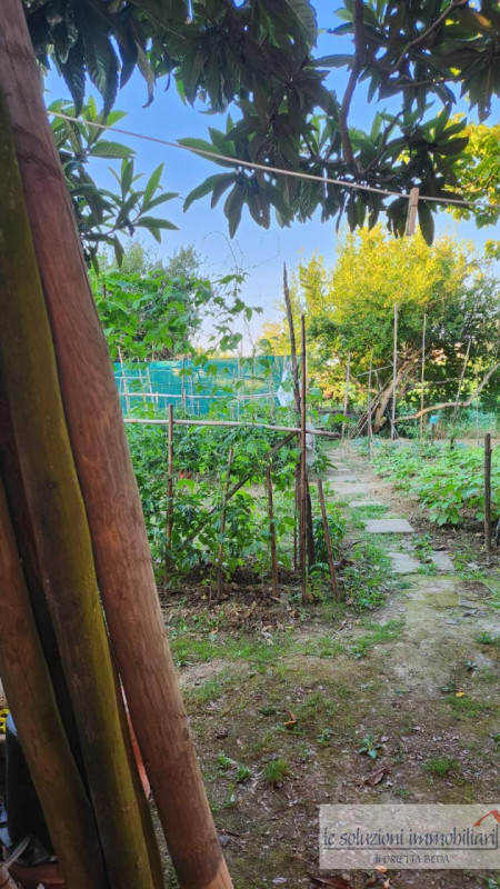 Nella zona del Canton della Madonna, comoda a Rubano, Caselle, Selvazzano Centro e Mestrino propo...