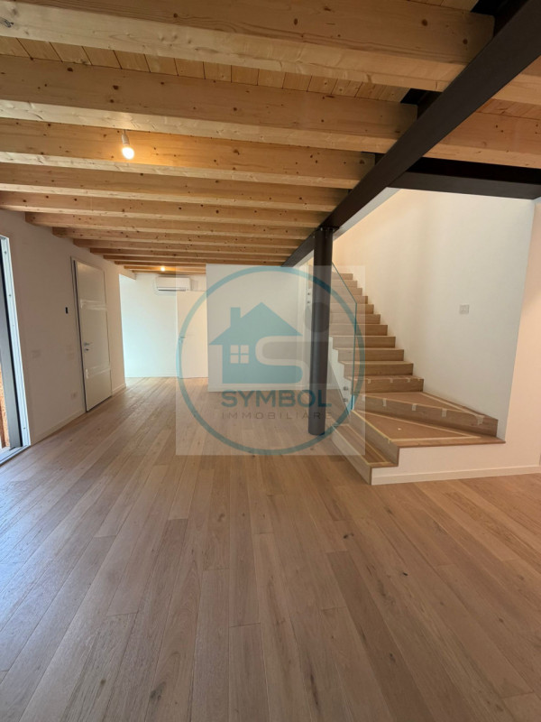 PORZIONE DI TRIFAMILIARE DI NUOVA COSTRUZIONE A MOGLIANO VENETO (TV) 

In zona centrale e strateg...