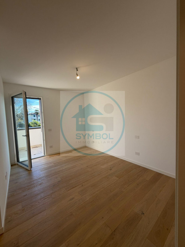 PORZIONE DI TRIFAMILIARE DI NUOVA COSTRUZIONE A MOGLIANO VENETO (TV) 

In zona centrale e strateg...