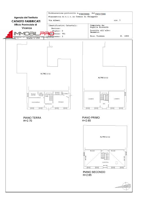 In centro a Chiuppano proponiamo abitazione storica dei primi del ‘900 (175 mq) con fabbricato ad...