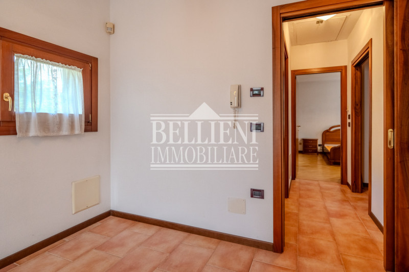 SAN BORTOLO - in zona tranquilla e ben servita, posizionata alla fine di una strada chiusa, propo...