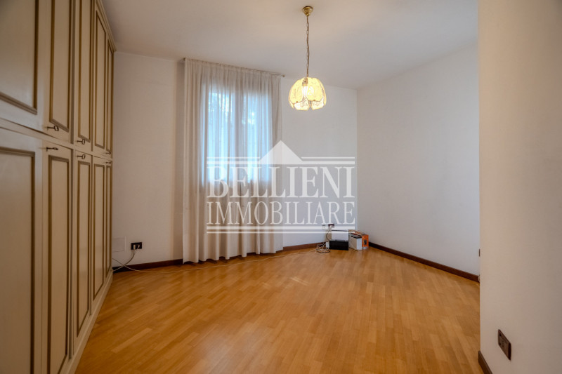 SAN BORTOLO - in zona tranquilla e ben servita, posizionata alla fine di una strada chiusa, propo...