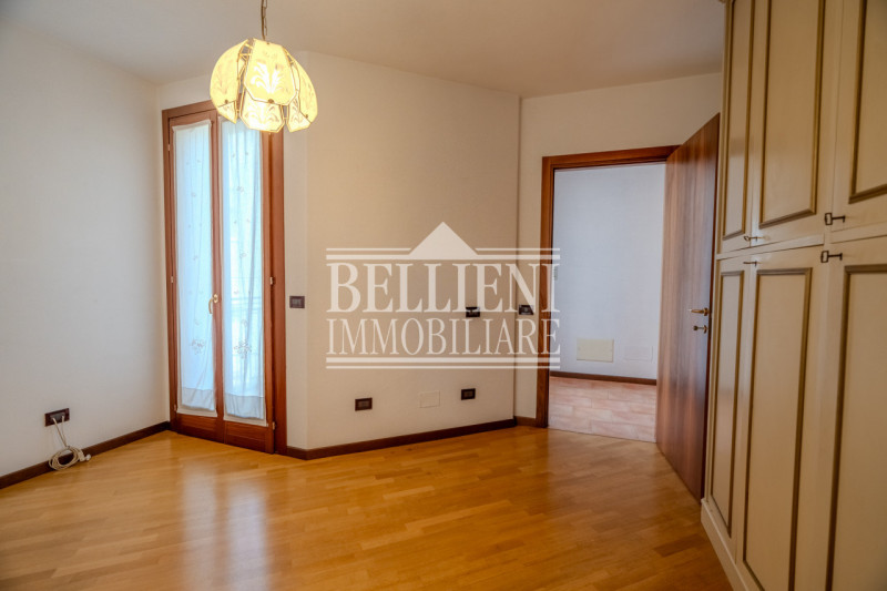 SAN BORTOLO - in zona tranquilla e ben servita, posizionata alla fine di una strada chiusa, propo...