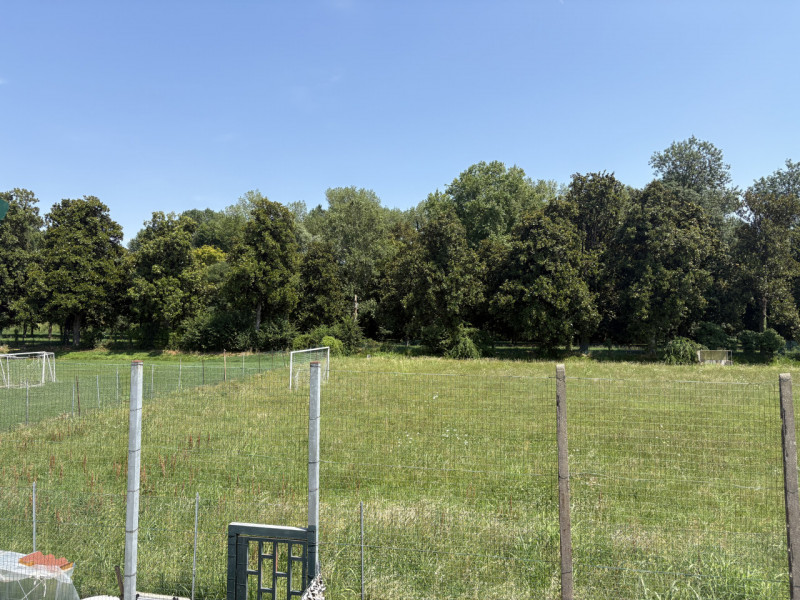 Se stai cercando un appartamento comodo, tranquillo e ben posizionato, questa è l'occasione che f...