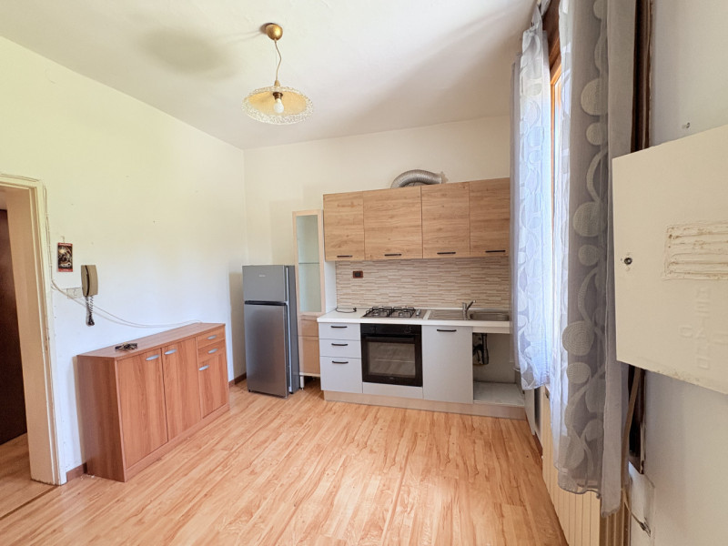 Se stai cercando un appartamento comodo, tranquillo e ben posizionato, questa è l'occasione che f...