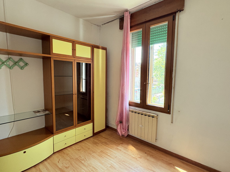 Se stai cercando un appartamento comodo, tranquillo e ben posizionato, questa è l'occasione che f...