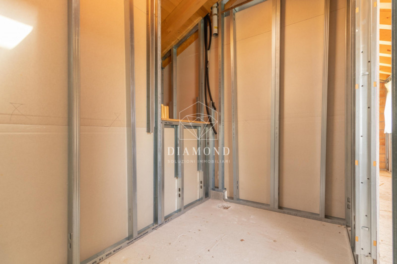 Colbertaldo: nelle vicinanze del centro paese, proponiamo una graziosa casetta singola allo stato...