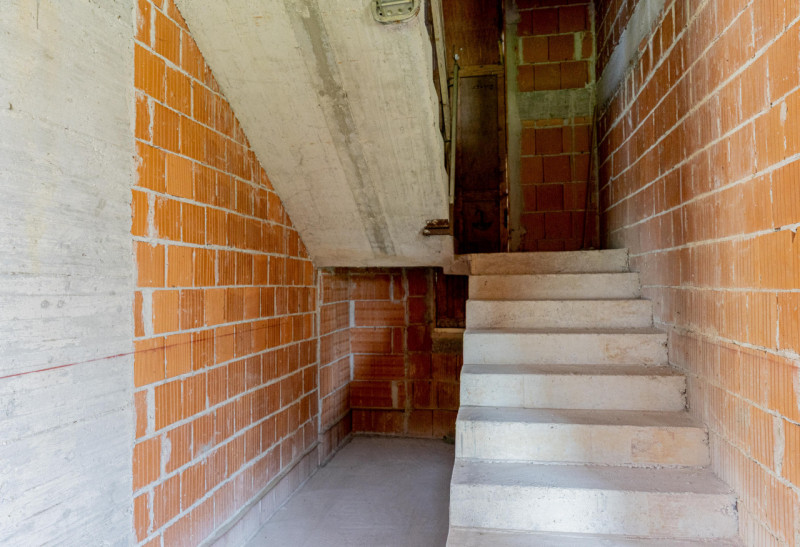 Nel cuore tranquillo di Rustega, frazione di Camposampiero, ti presentiamo una rara opportunità: ...