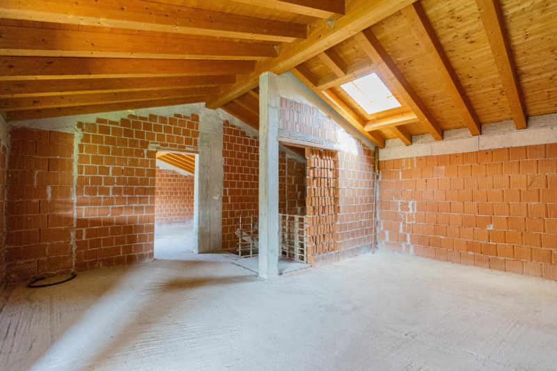 Nel cuore tranquillo di Rustega, frazione di Camposampiero, ti presentiamo una rara opportunità: ...