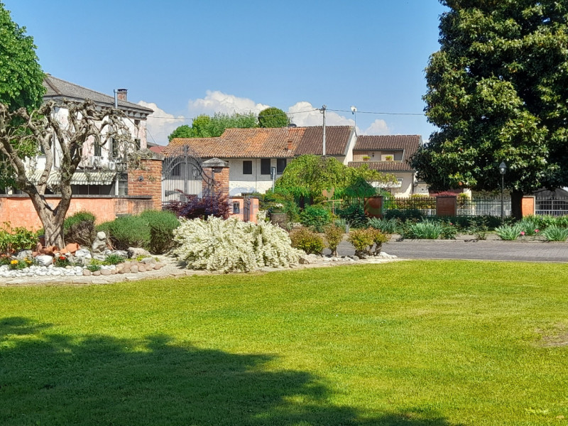 Quinto Vicentino - Valproto: Se stai cercando un'abitazione spaziosa e immersa nella tranquillità...