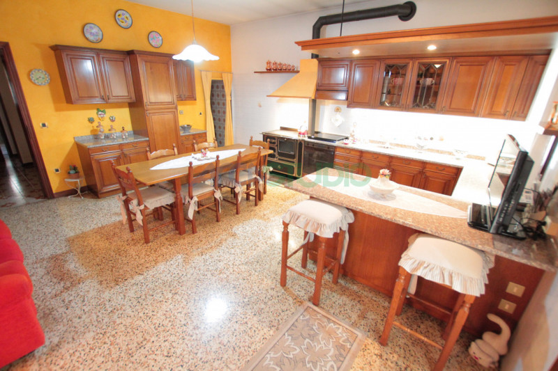 Quinto Vicentino - Valproto: Se stai cercando un'abitazione spaziosa e immersa nella tranquillità...