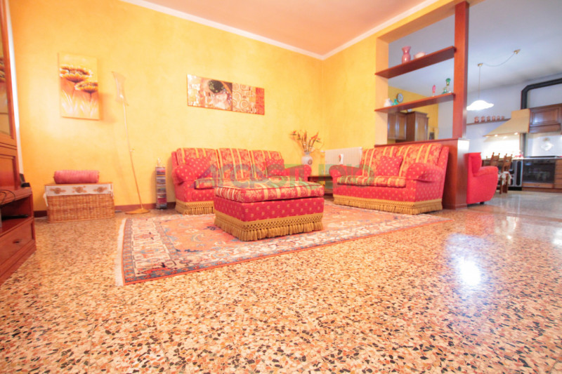 Quinto Vicentino - Valproto: Se stai cercando un'abitazione spaziosa e immersa nella tranquillità...