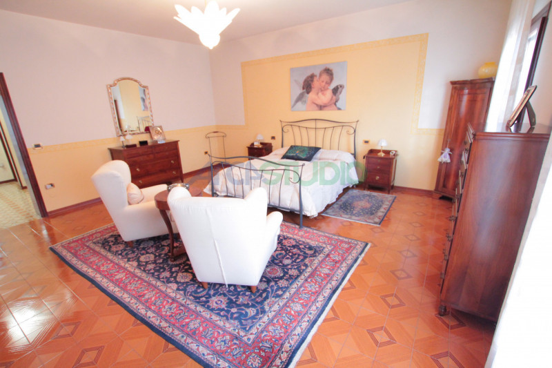 Quinto Vicentino - Valproto: Se stai cercando un'abitazione spaziosa e immersa nella tranquillità...