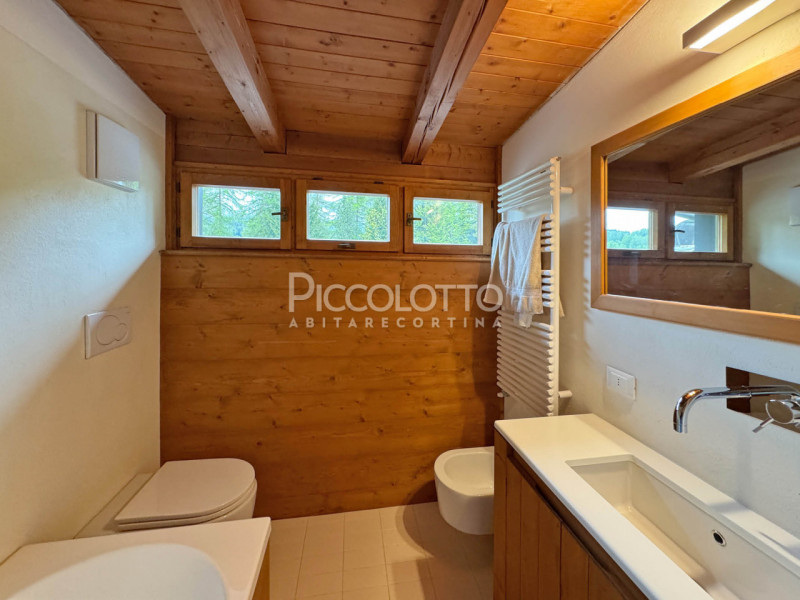 Rif. V5284 - Cortina d'Ampezzo, attico con 4 camere, posizione panoramica, adiacente alle piste d...
