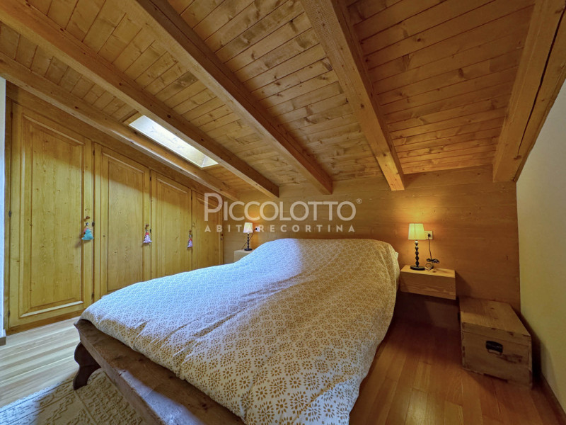 Rif. V5284 - Cortina d'Ampezzo, attico con 4 camere, posizione panoramica, adiacente alle piste d...