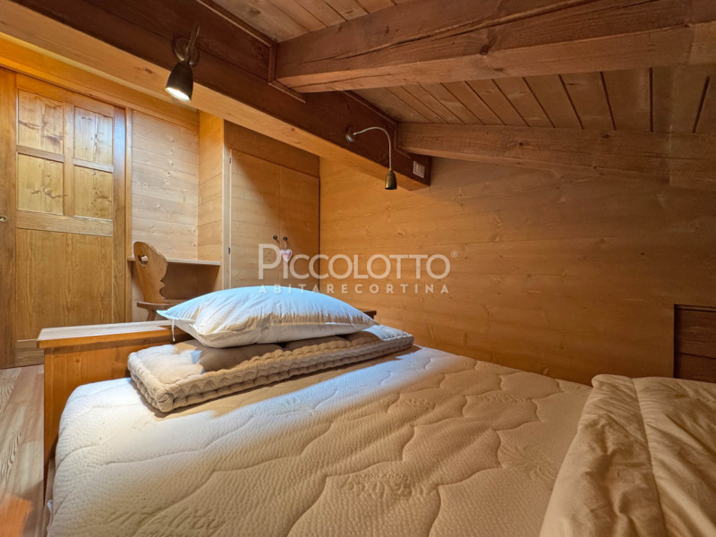 Rif. V5284 - Cortina d'Ampezzo, attico con 4 camere, posizione panoramica, adiacente alle piste d...