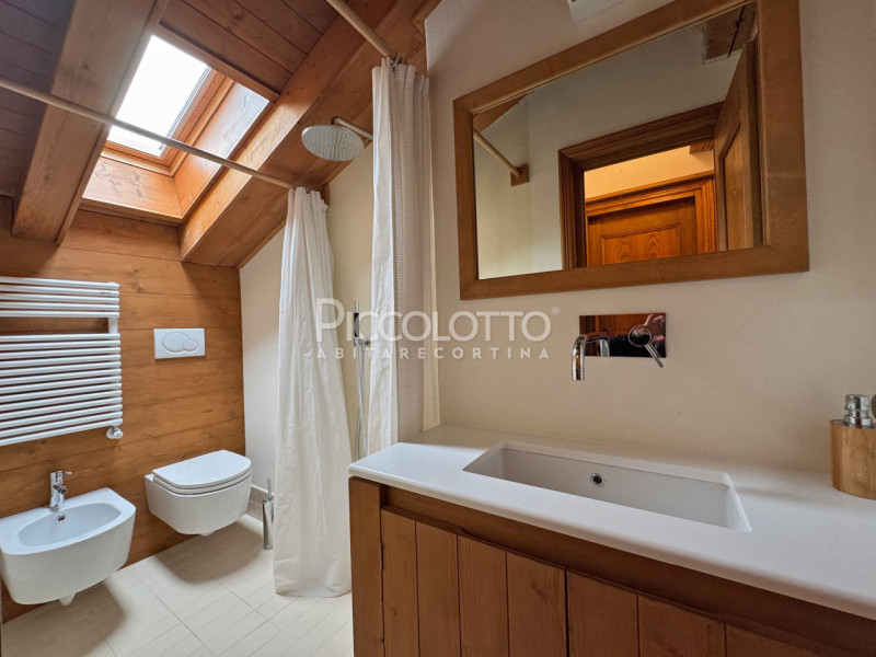 Rif. V5284 - Cortina d'Ampezzo, attico con 4 camere, posizione panoramica, adiacente alle piste d...