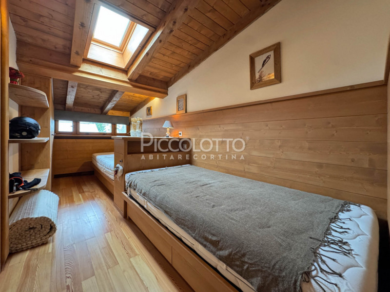 Rif. V5284 - Cortina d'Ampezzo, attico con 4 camere, posizione panoramica, adiacente alle piste d...