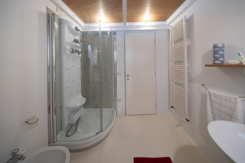 Proponiamo in vendita affascinante abitazione situata a Monselice, frutto di un sapiente recupero...