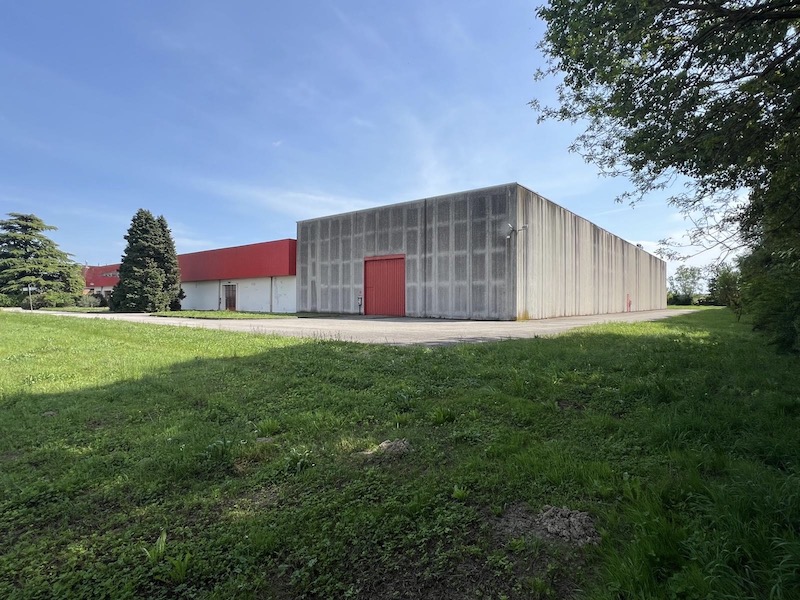 NOVENTA PADOVANA - NOVENTANA Classe energetica "non soggetto".
Proponiamo in vendita un capannone...