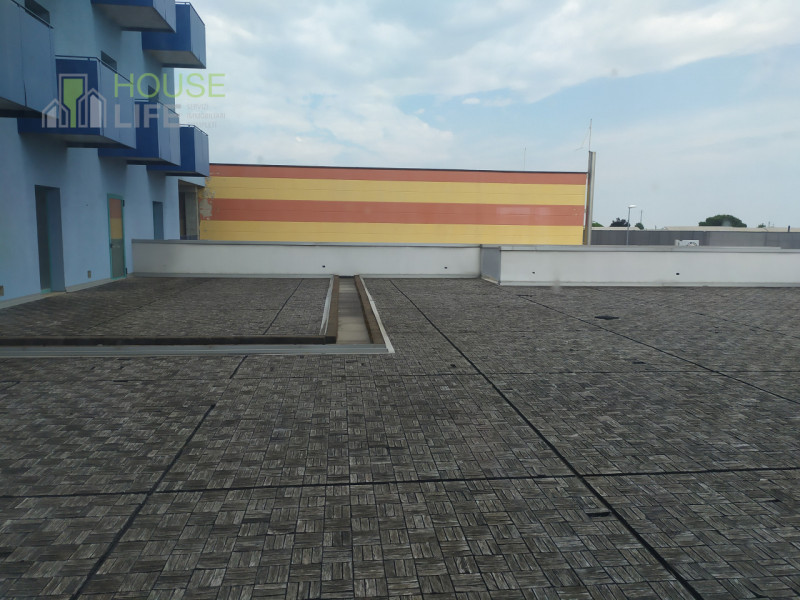 THIENE - ZONA INDUSTRIALE: VENDESI UFFICI open-space di varie metrature in posizione strategica c...