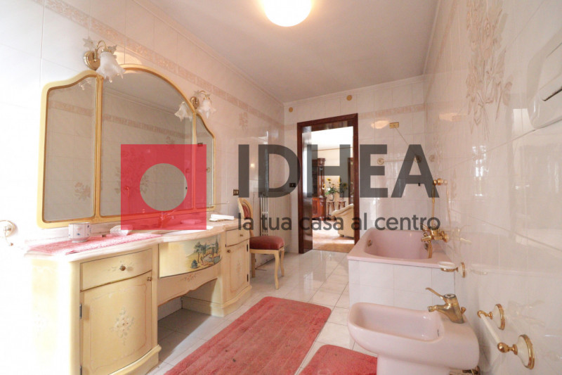 SIGNORESSA(TV)- "RIF: AVSG1"

L'agenzia immobiliare IDHEA ha il piacere di proporvi in esclusiva ...