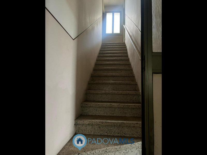 Immobile in esclusiva al Gruppo Padova MLS
Vendesi a Pernumia, casa accostata su due livelli, in ...