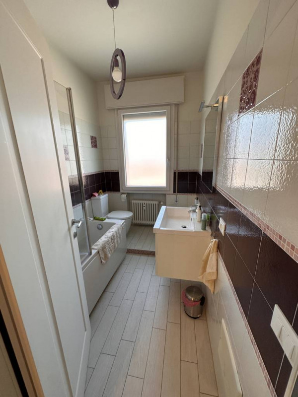 Bellissima stanza doppia in appartamento panoramico all'ultimo piano nel cuore del quartiere di M...