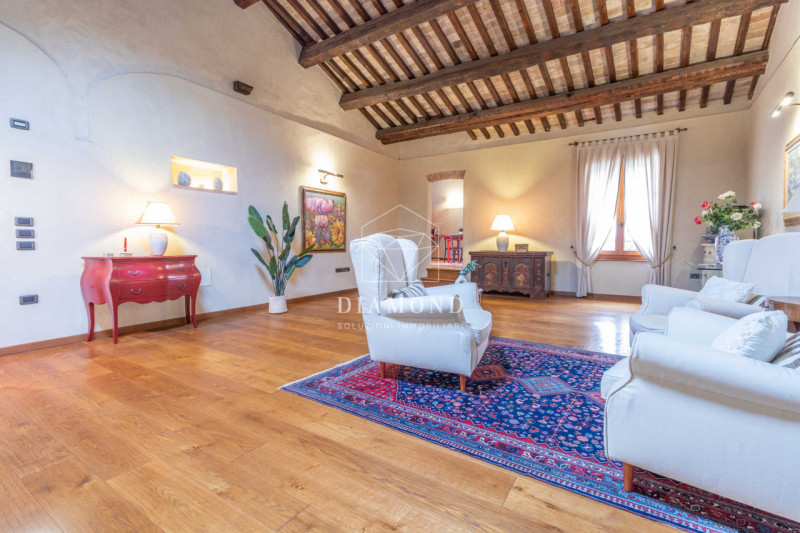 Montebelluna: ufficio di prestigio inserito in Villa Veneta risalente al 1500-1600, con parco di ...