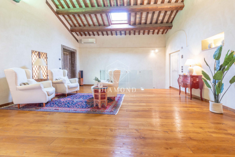 Montebelluna: ufficio di prestigio inserito in Villa Veneta risalente al 1500-1600, con parco di ...